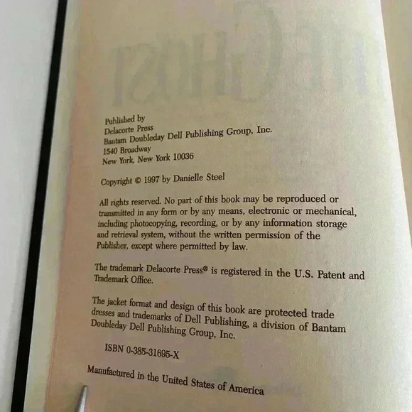 Danielle Steel The Ghost - Picture 7 of 9